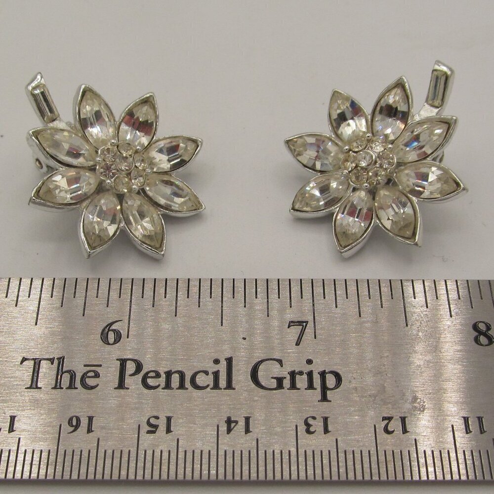 Vintage Sunflower Clip on Earrings - Picture 2 of 4